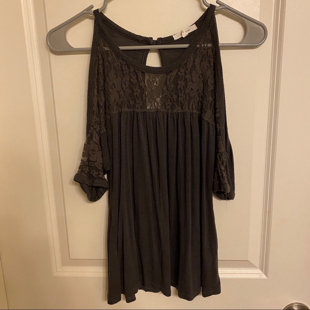 Open Shoulder w/ Lace Blouse